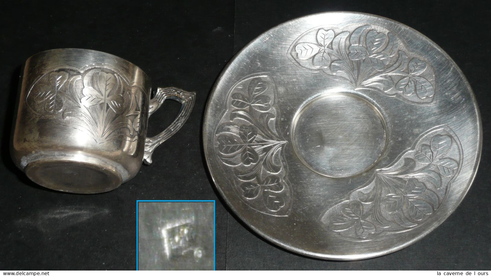 Rare Tasse Et Soucoupe En Métal Argenté Décor Végétal Art Nouveau, Poinçon - Silverware