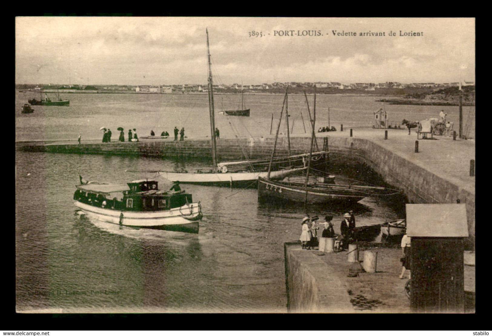 56 - PORT-LOUIS - VEDETTE ARRIVANT DE LORIENT - Port Louis