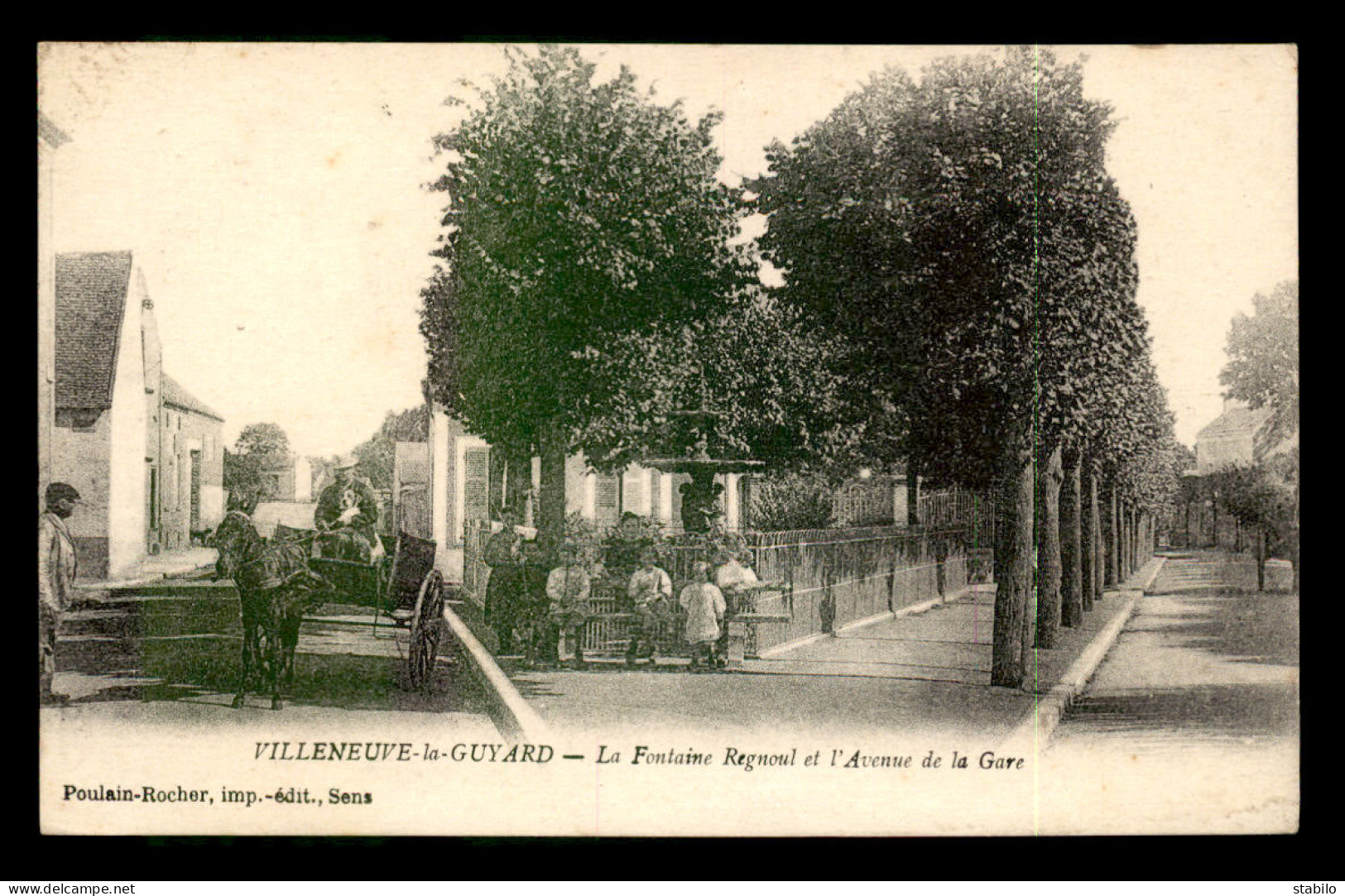 89 - VILLENEUVE-LA-GUYARD - LA FONTAINE REGNOUL ET L'AVENUE DE LA GARE - Villeneuve-la-Guyard