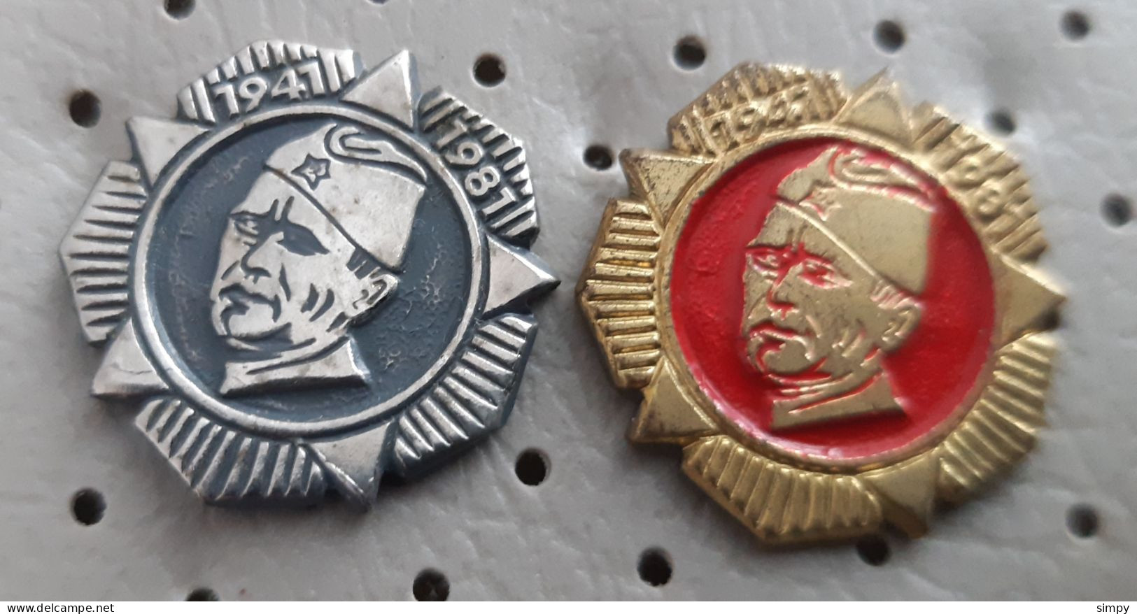 Josip Broz Tito Partisan 1941/1981 Yugoslavia  Pins - Beroemde Personen