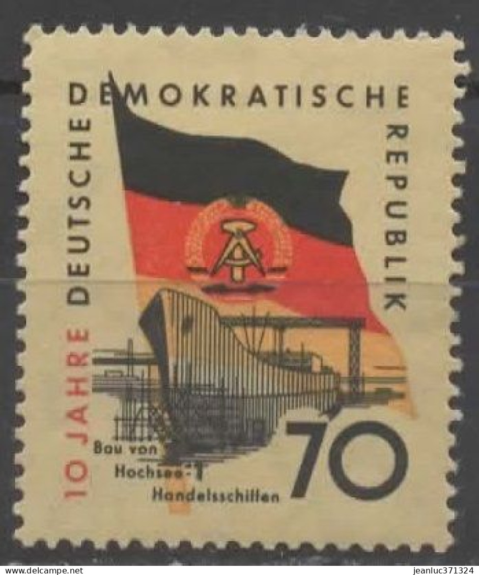 ALLEMAGNE RDA N° 446 *(nsg) Y&T 1959 10e Anniversaire De La République (drapeau) - Unused Stamps