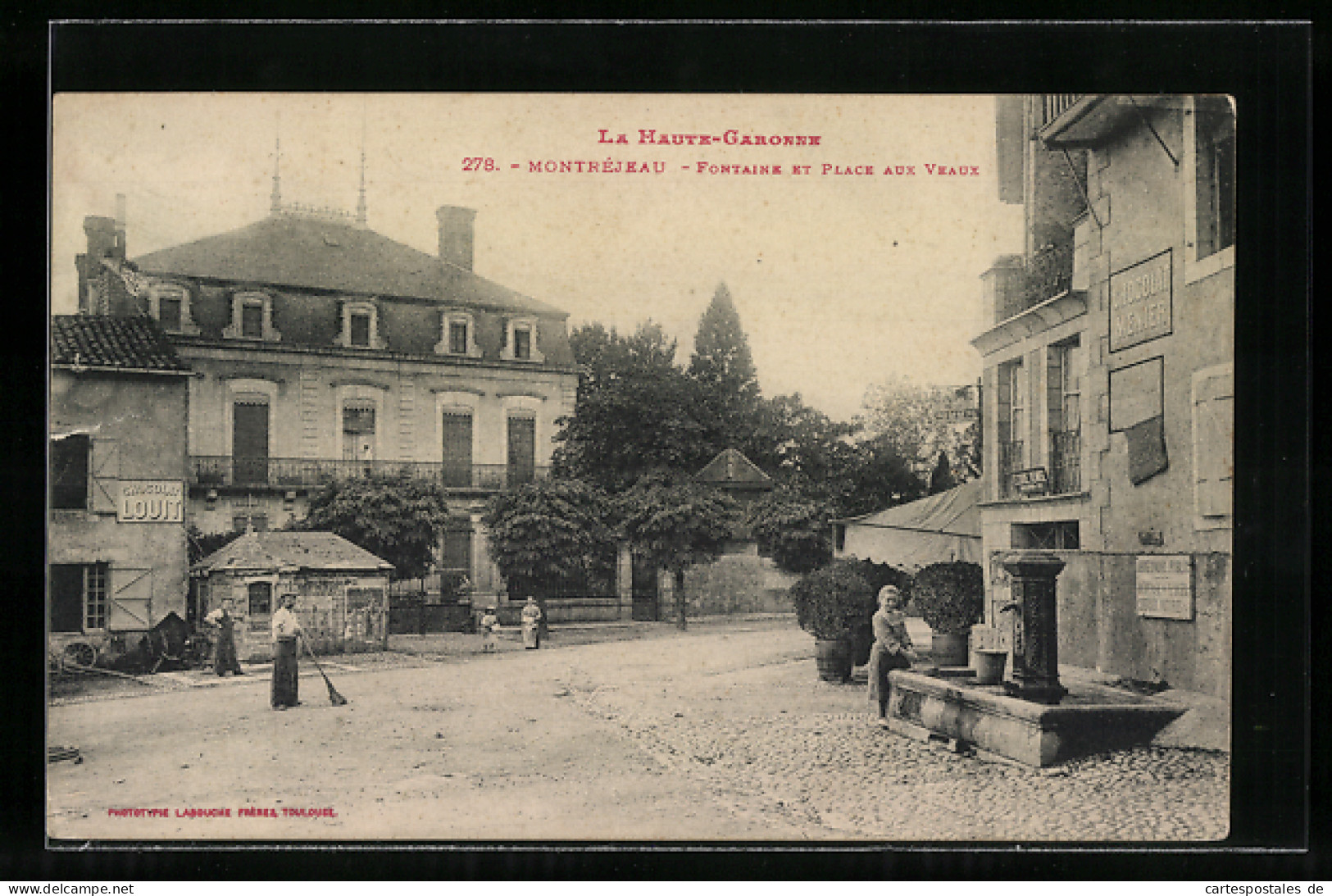CPA Montréjeau, Fontaine Et Place Aux Veaux  - Montréjeau