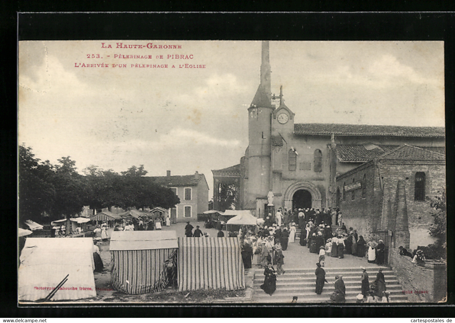 CPA Pibrac, L`Arrivée D`un Pèlerinage A L`eglise  - Pibrac