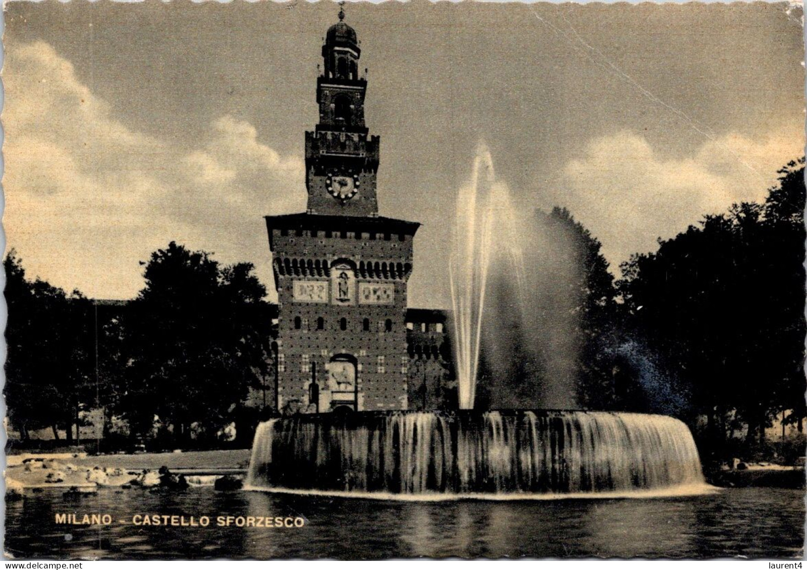 22-4-2024 (2 Z 43) Italy (b/w) Milano Castello Sforzesco - Castelli