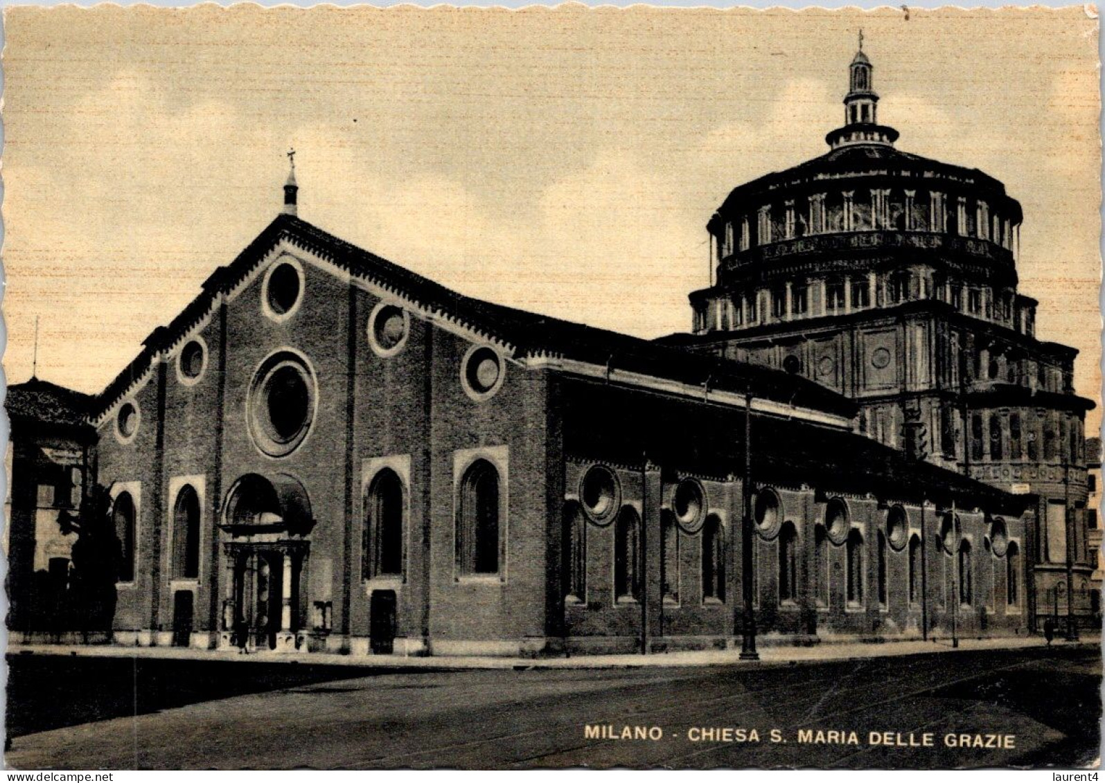 22-4-2024 (2 Z 43) Italy (b/w) Milano Chiesa (Church) - Chiese E Cattedrali