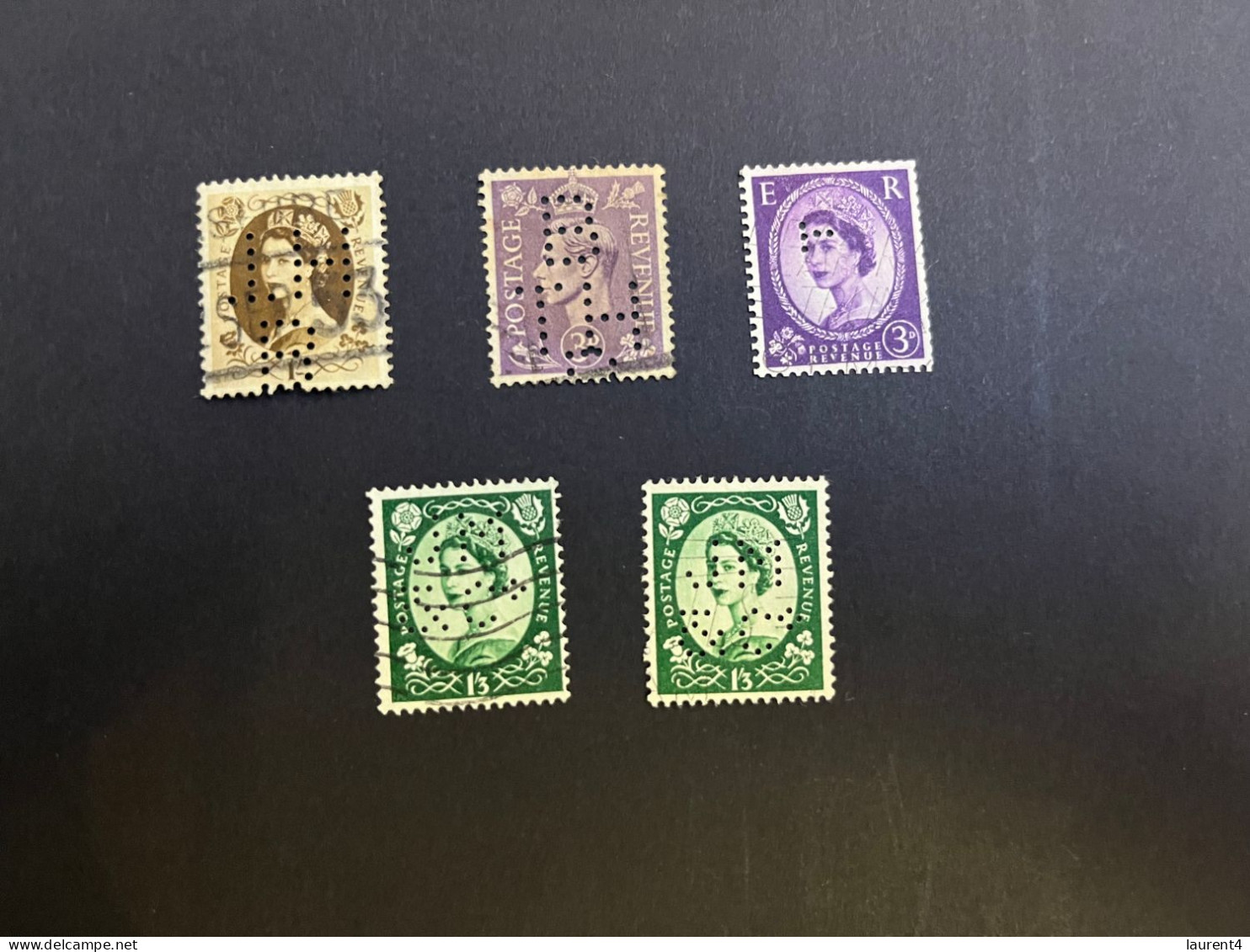 22-4-2024 (stamp) Used United Kingdom (Great Britain) X 5 - PERFINS (stamp With Holes) - Gezähnt (perforiert)