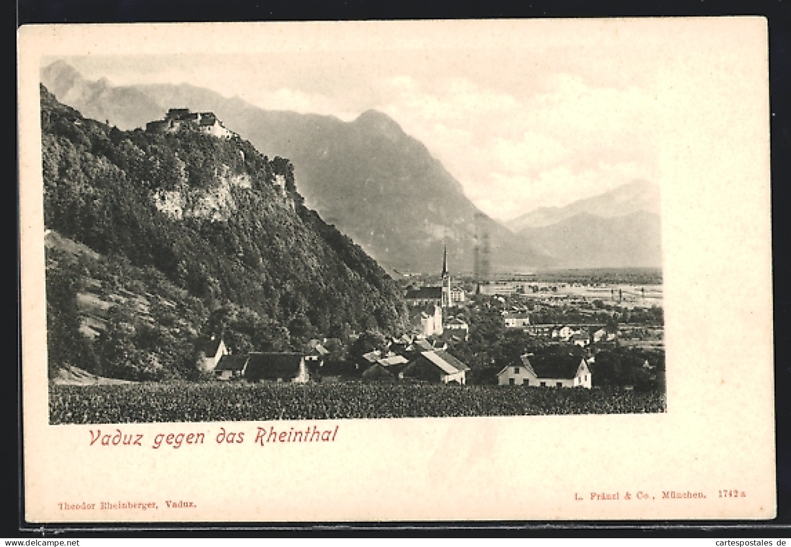 AK Vaduz, Kirche Und Bergschloss Gegen Das Rheintal  - Liechtenstein