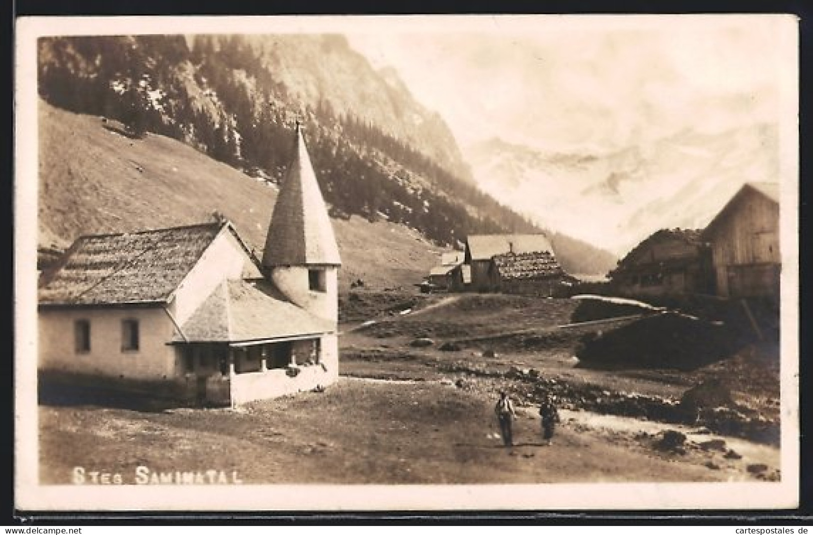 AK Steg, Zwei Dorfbewohner Neben Der Kirche  - Liechtenstein