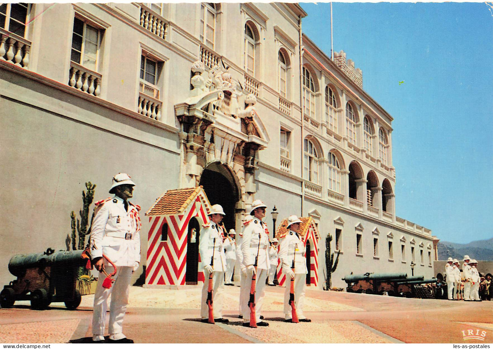 98 MONACO LA RELEVE DE LA GARDE DEVANT LE PALAIS - Palais Princier