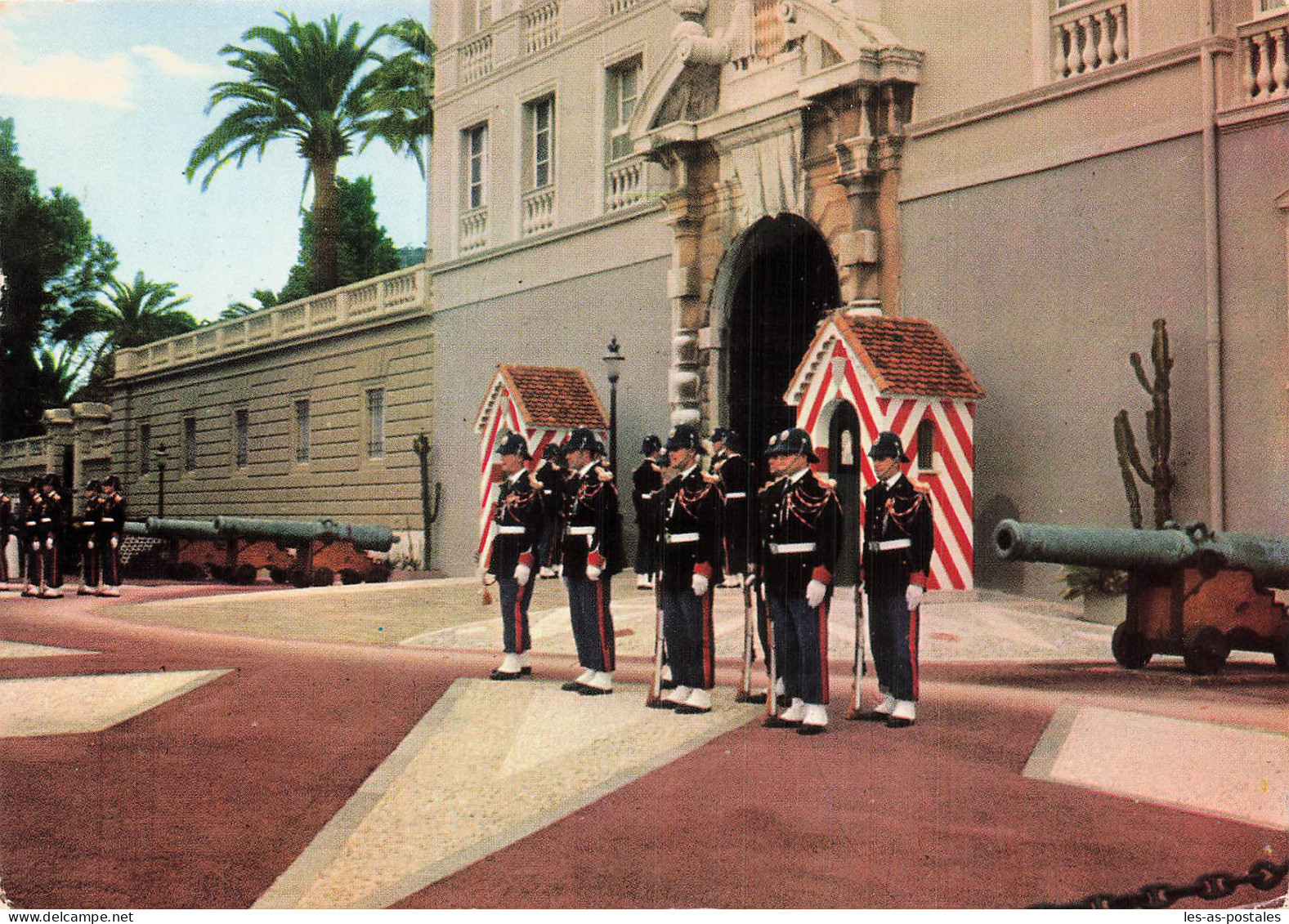 98 MONACO LA RELEVE DE LA GARDE DEVANT LE PALAIS - Prince's Palace