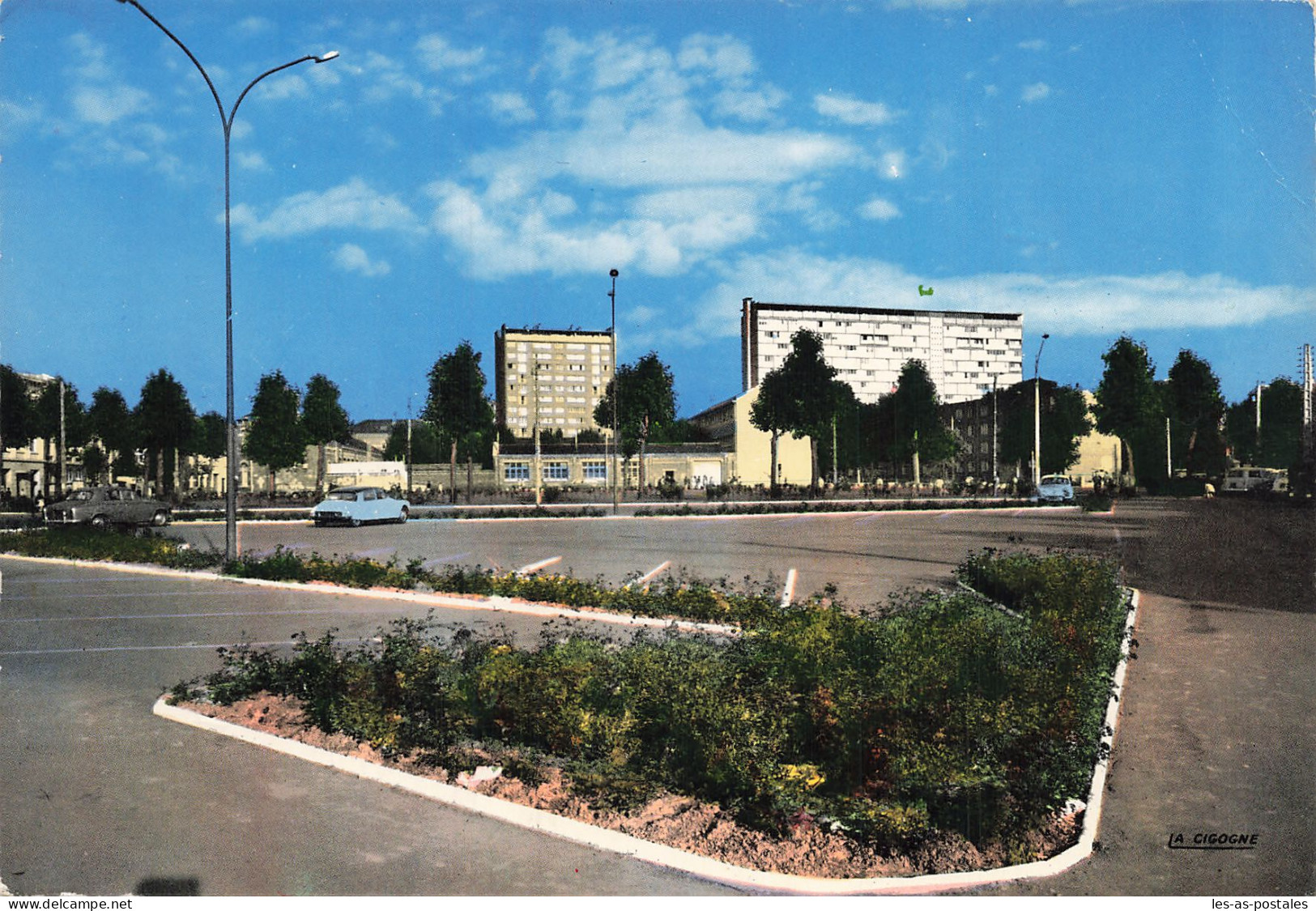 59 LA MADELEINE PLACE DES FUSILLES ET DEPORTES - La Madeleine