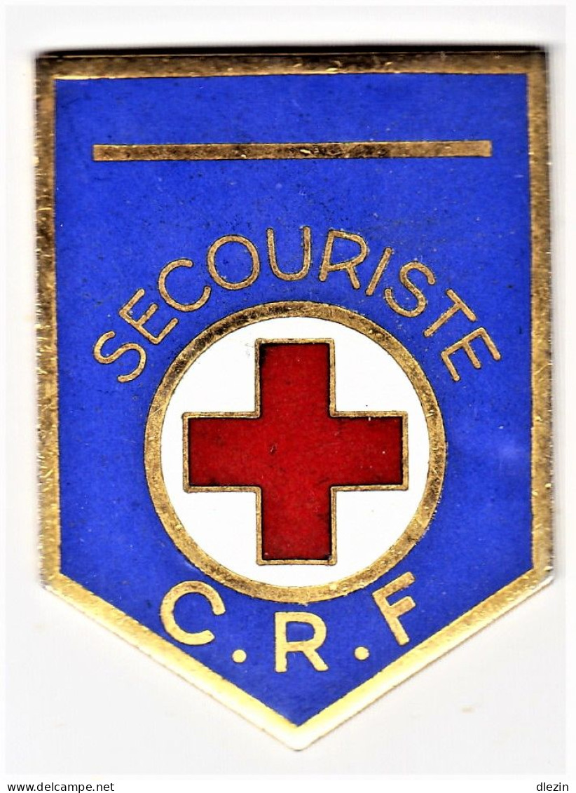 Secouriste CRF. Secouriste De La Croix Rouge Française. émail Grand Feu. écu Pentagonal à Fond Bleu, Bordure Et Lettres - Medicina