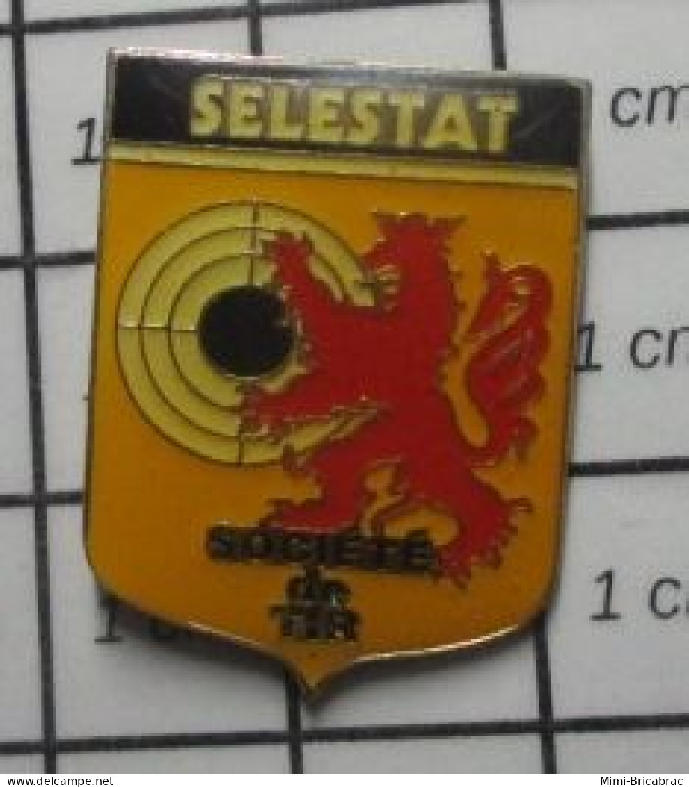 1618A Pin's Pins / Beau Et Rare : SPORTS / SOCIETE DE TIR SELESTAT LION ROUGE - Musique