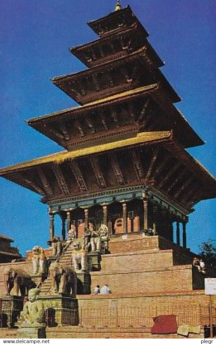 2-NPL 01 01+19 - NEPAL - BHAKTAPUR - NYATAPOLA TEMPLE - Nepal