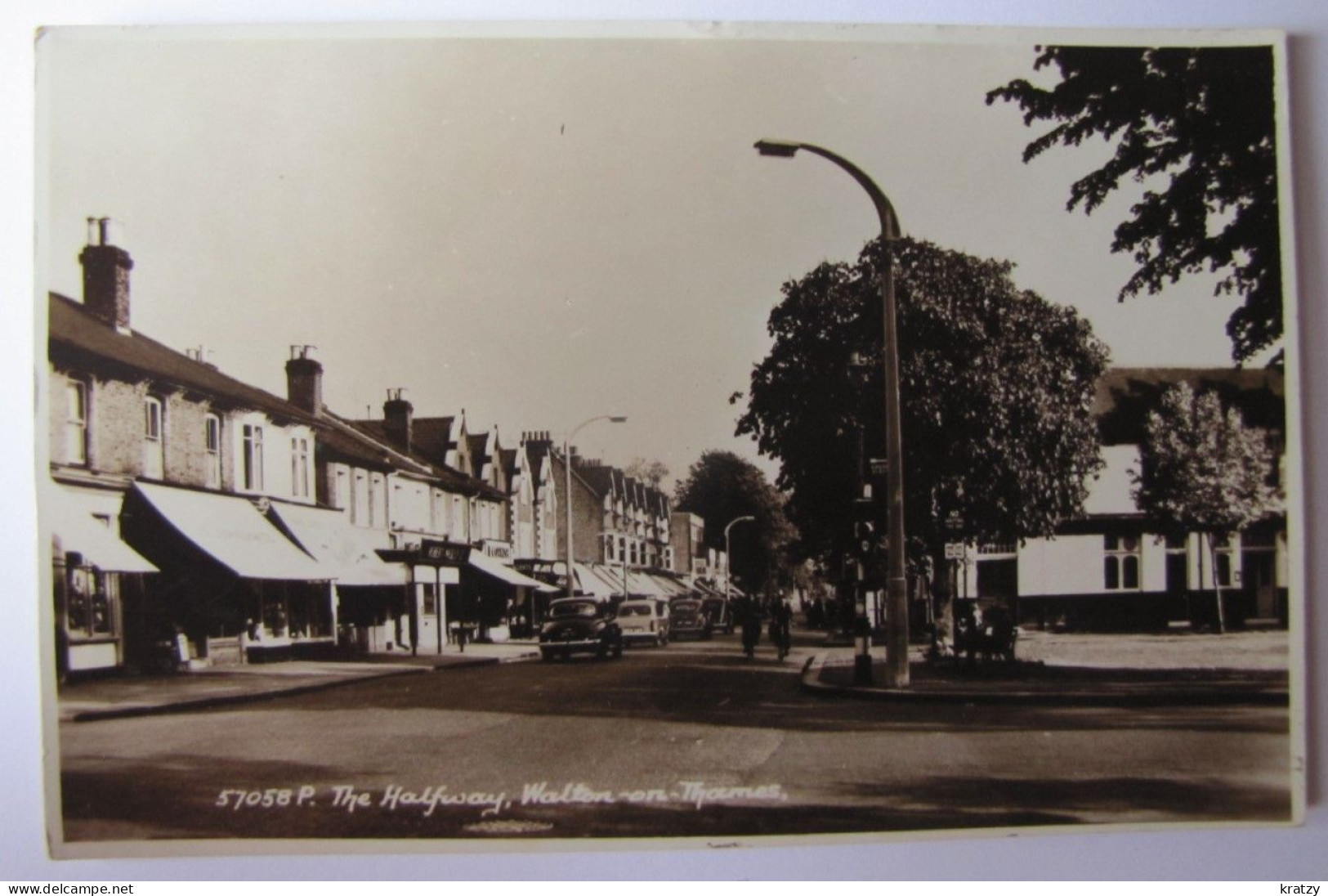 ROYAUME-UNI - ANGLETERRE - SURREY - WALTON-ON-THAMES - The Halfway - 1957 - Surrey