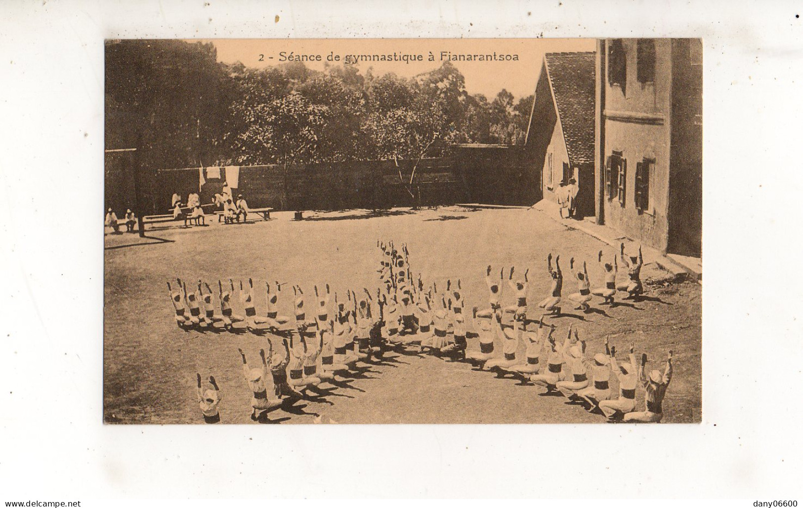 MADAGASCAR - FIANARANTSOA - Séance De Gymnastique (carte Animée) - Madagascar