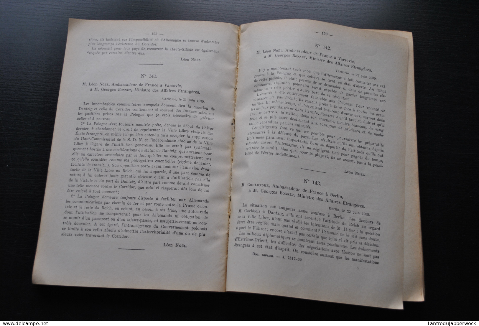 Le Livre Jaune Français Documents Diplomatiques 1938 1939 GUERRE 1940 1945 WW2 Négociation Accords De Munich Diplomatie - Guerra 1939-45