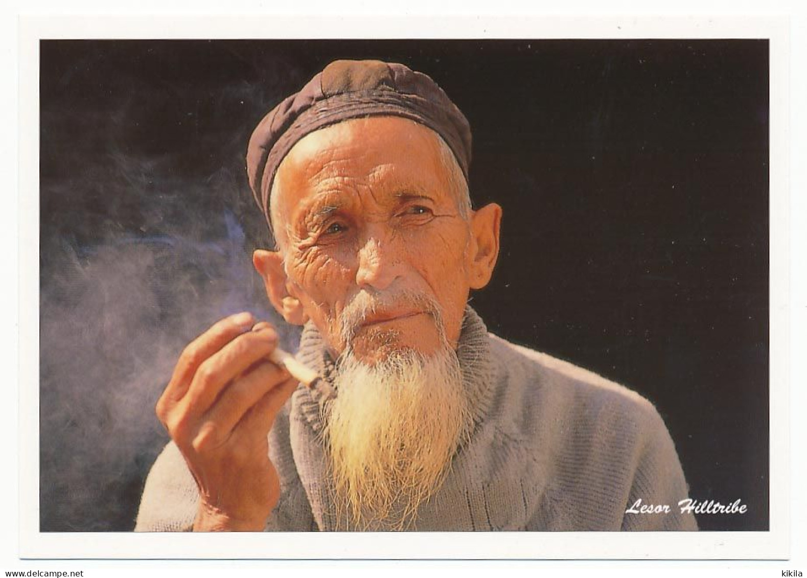 CPSM 10.5 X 15 Thaïlande (105) Lesor Hilltribe, Vieil Homme De La Tribu Montagnarde Fumant Une Cigarette - Thailand