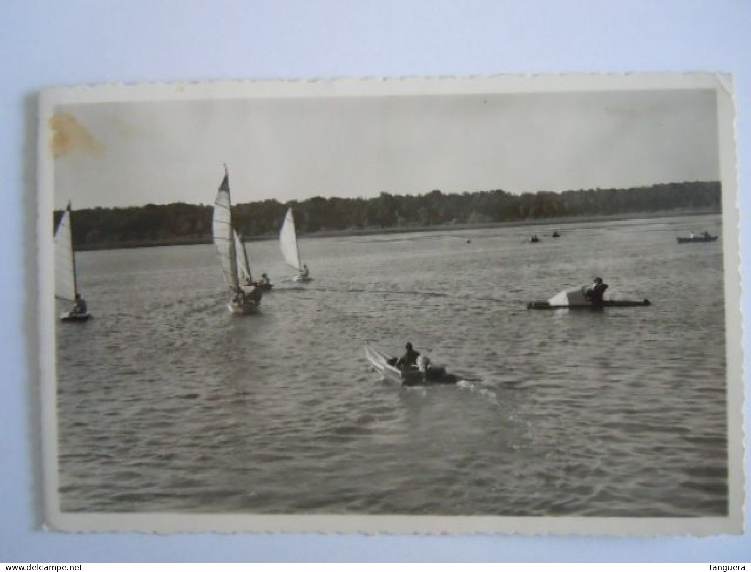 Lac De Virelles-lez-Chimay Le Sport Nautique Circulée 1951 Tient Une Tache  (701) - Chimay