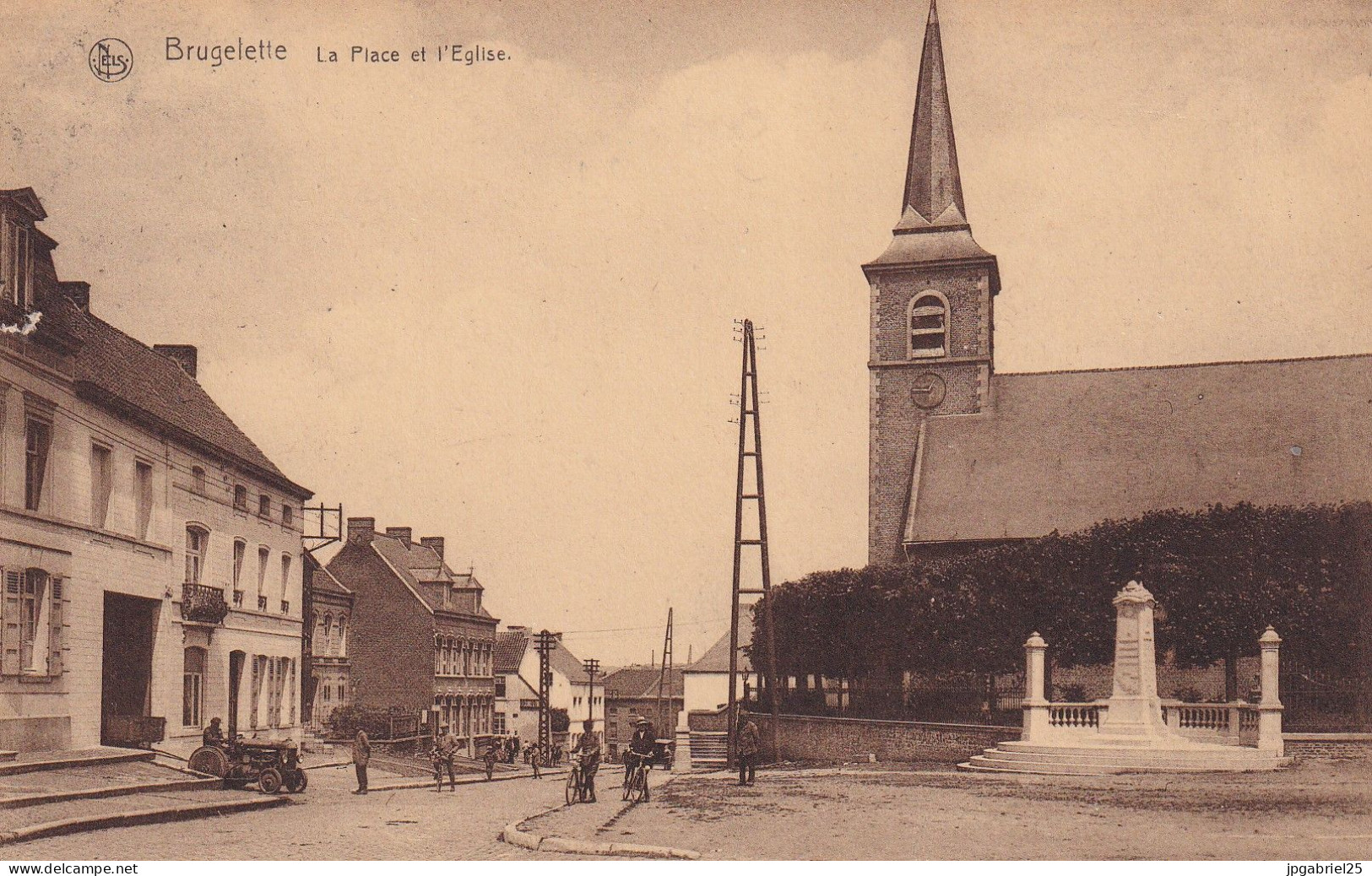 DEND Brugelette La Place Et L Eglise - Brugelette