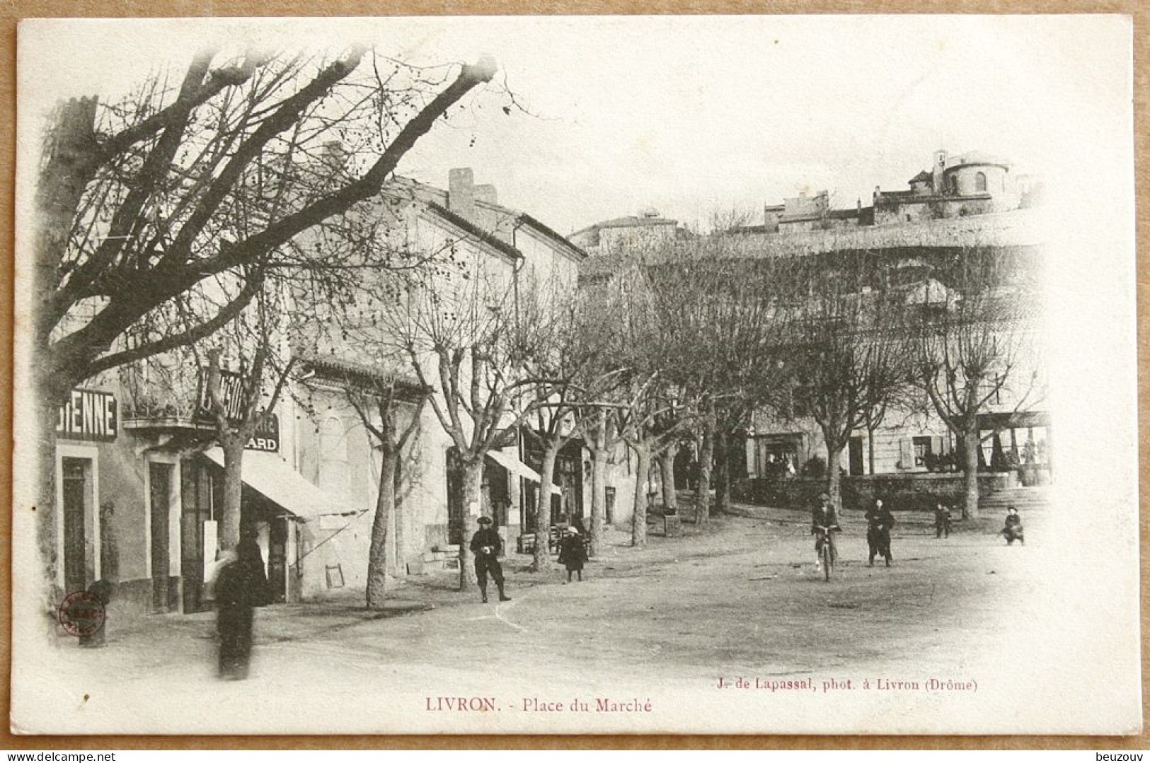 CPA  LIVRON Place Du Marché - Livron