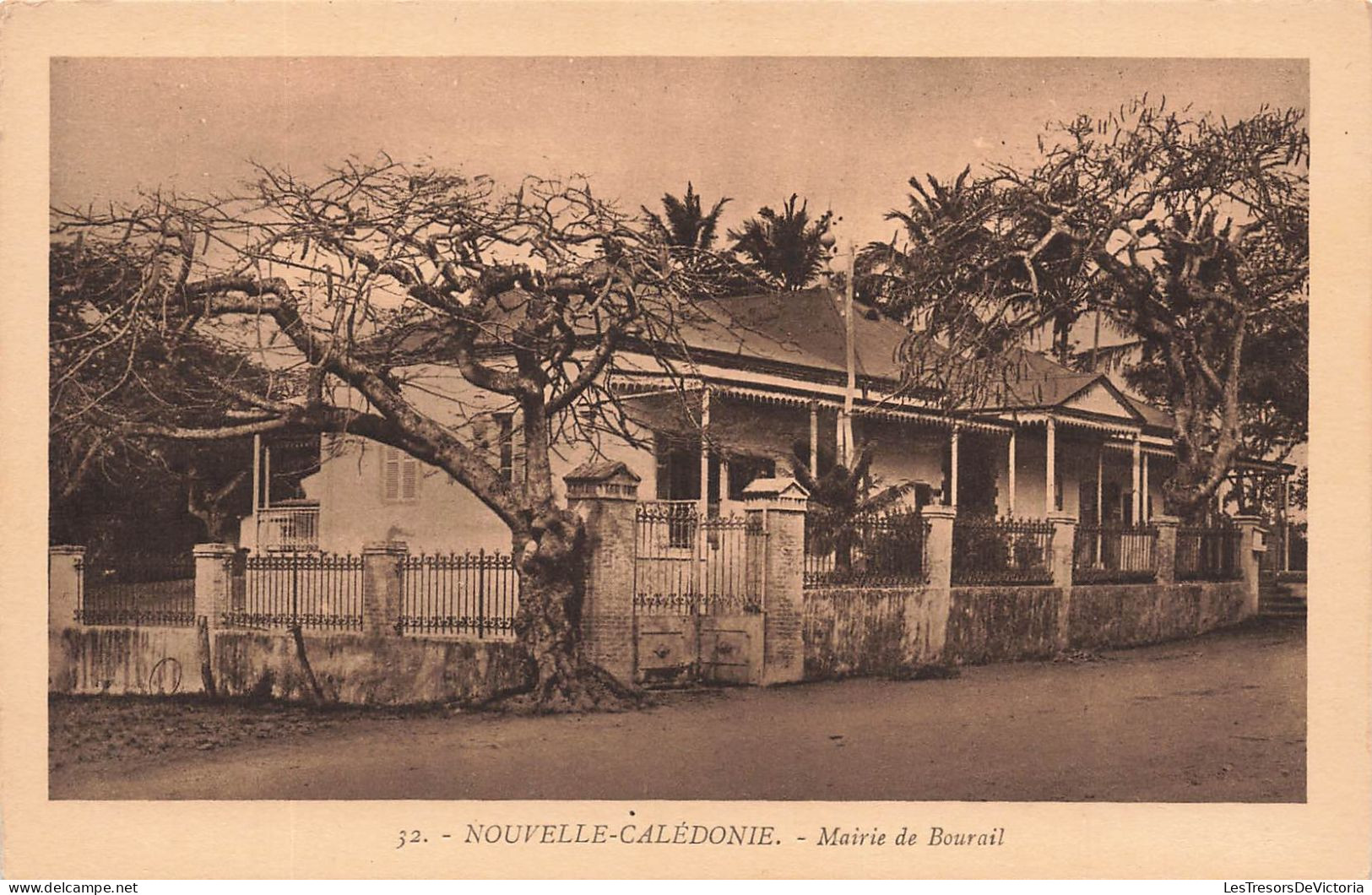 NOUVELLE CALEDONIE - Vue Générale De La Mairie De Bourail - Carte Postale Ancienne - Nouvelle-Calédonie