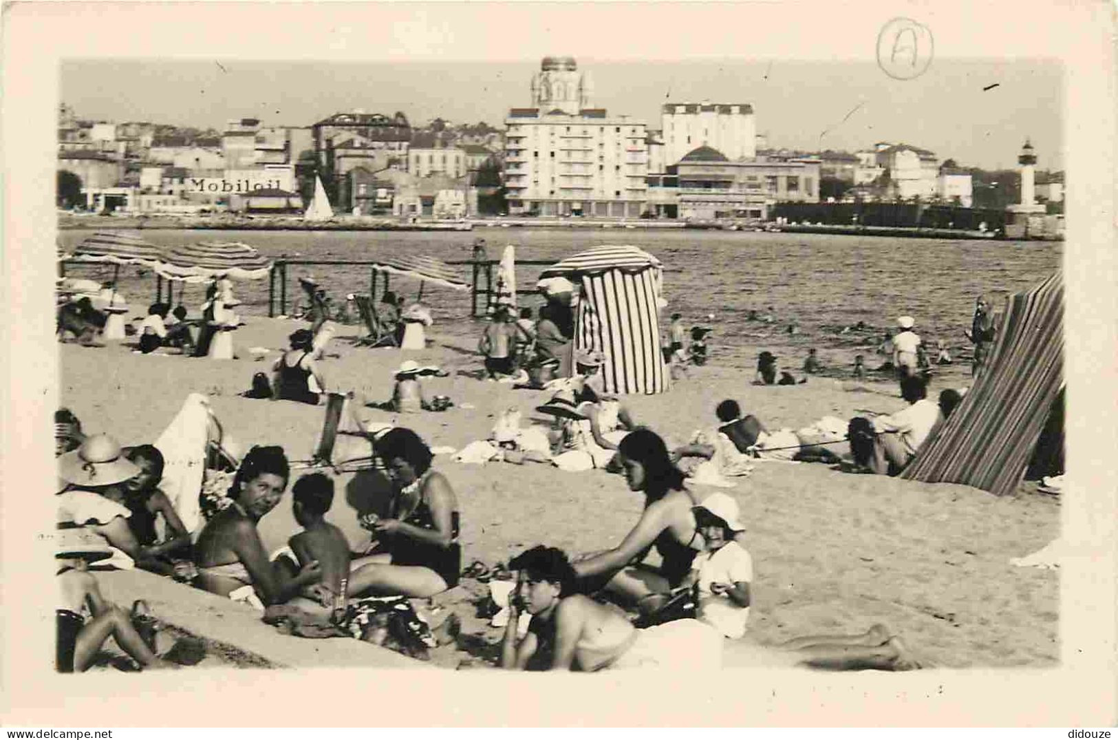 83 - Fréjus - Saint Raphael - La Plage - Animée - Mention Photographie Véritable - CPSM Format CPA - Voir Scans Recto-Ve - Frejus