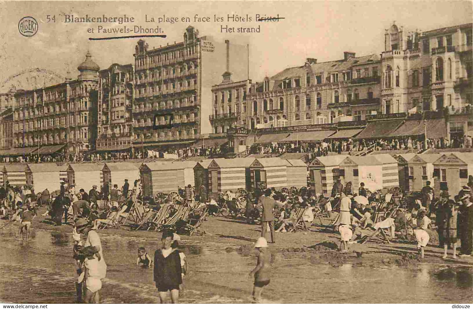 Belgique - Blankenberghe - La Plage - En Face Les Hotels - Animée - CPA - Voir Scans Recto-Verso - Blankenberge