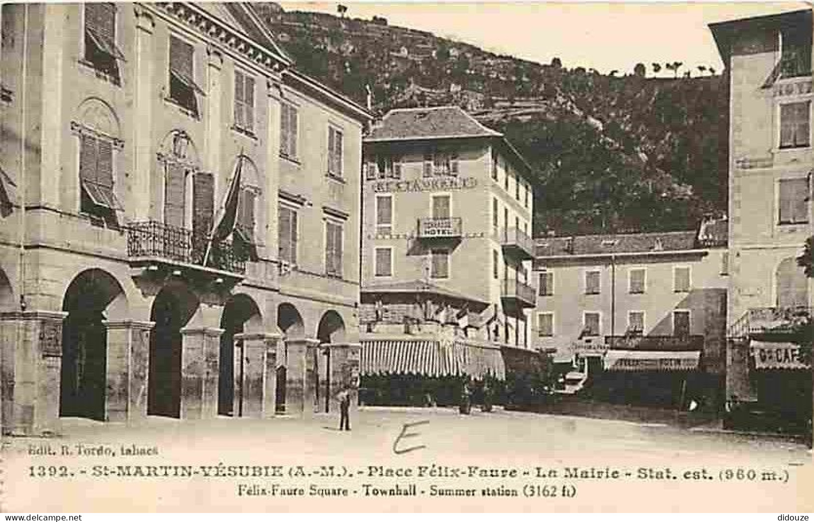 06 - Saint Martin Vésubie - Place Félix Faure - La Mairie - Animée - Carte Neuve - CPA - Voir Scans Recto-Verso - Saint-Martin-Vésubie