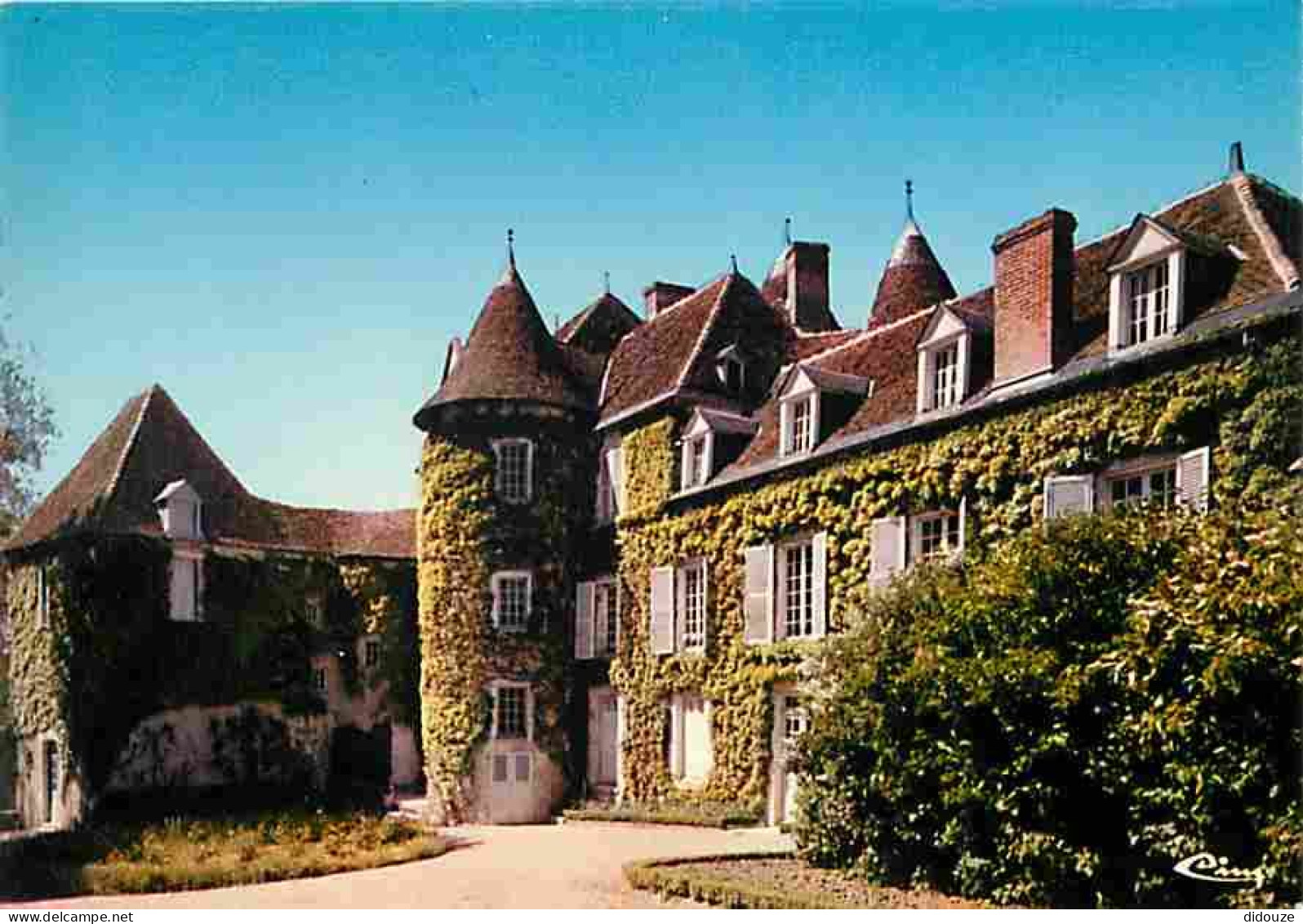 86 - La Trimouille - Le Château De La Rivière - Carte Neuve - CPM - Voir Scans Recto-Verso - La Trimouille