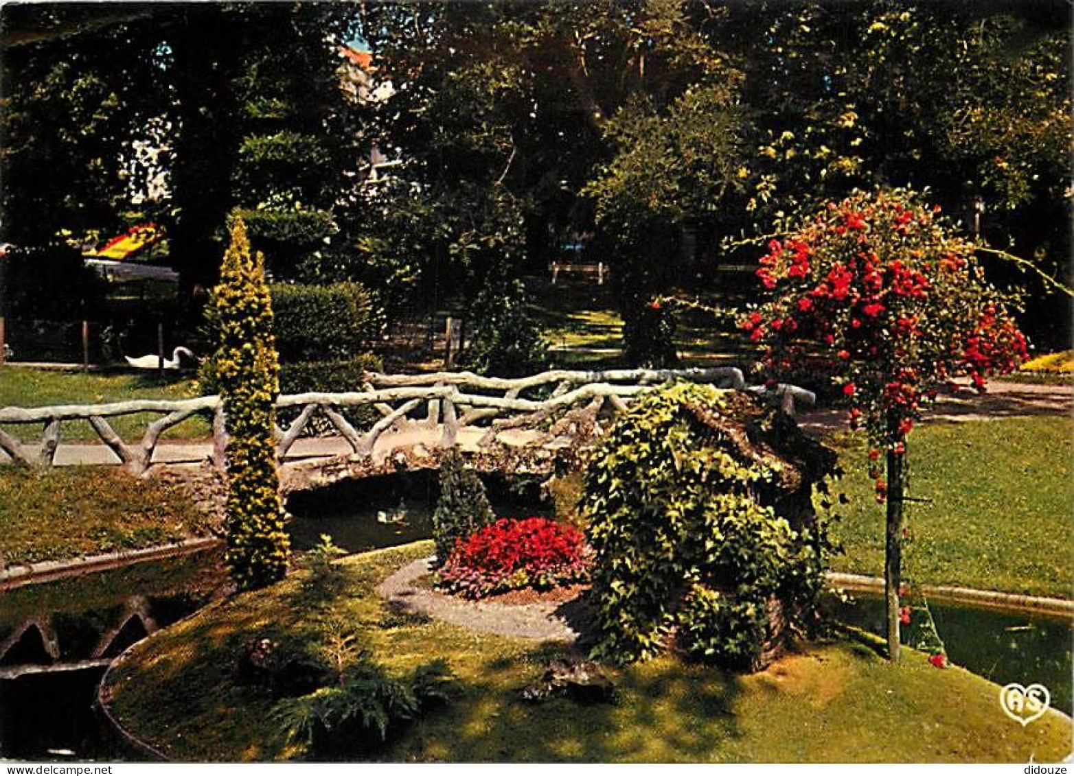 85 - Fontenay Le Comte - Le Jardin De L'Hôtel De Ville - Le Pont Rustique - Fleurs - Flamme Postale De Fontenay Le Comte - Fontenay Le Comte