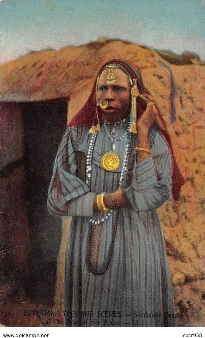 Egypte - N°80002 - Egyptian Types And Scenes - Soudanese Beauty At The Door Of Her House - Carte Vendue En L'état - Persons