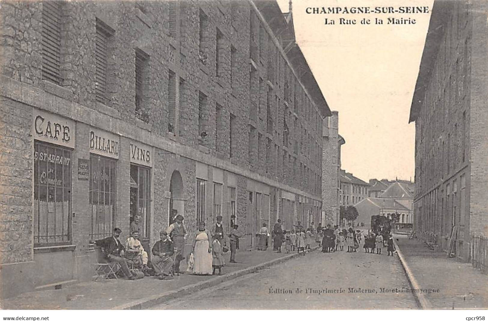 77 - Champagne Sur Seine - SAN22179 - La Rue De La Mairie - Champagne Sur Seine