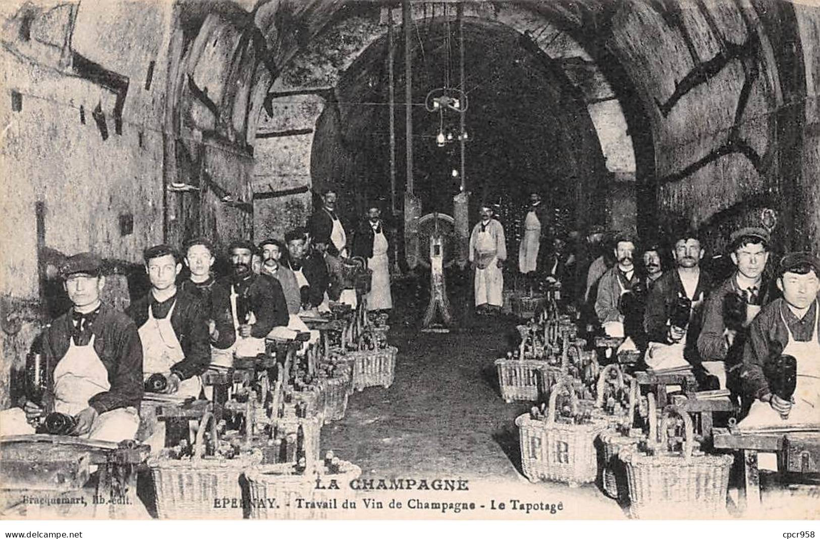 51 - Epernay -  SAN21764 - La Champagne Travail Du Vin De Champagne - Le Tapotage - Agriculture - Métier - Epernay