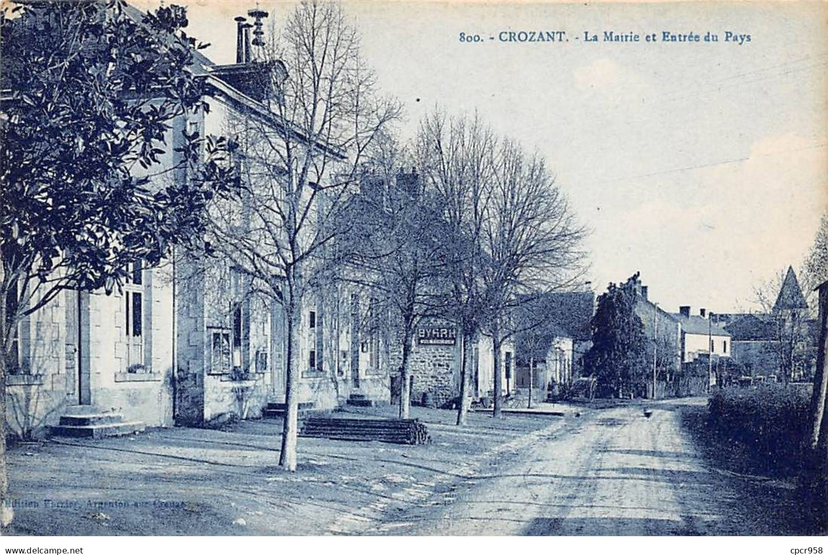 23 - Crozant - SAN21514 - La Mairie Et Entrée Du Pays - Crozant