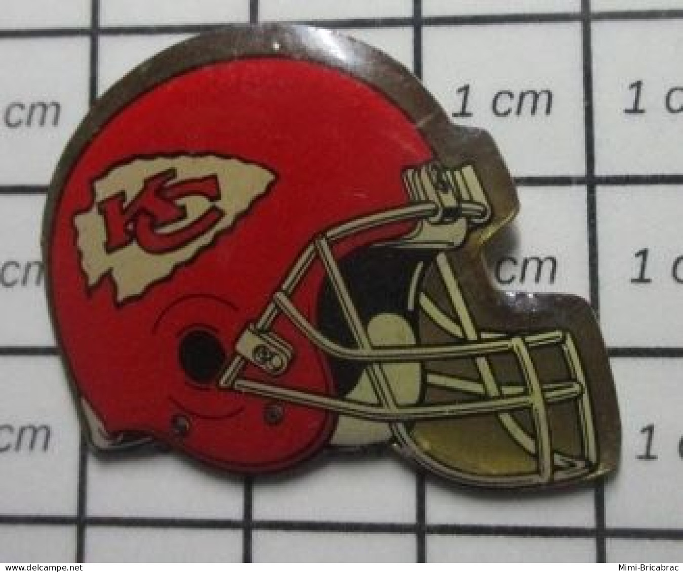 3417 Pin's Pins / Beau Et Rare / SPORTS / CASQUE DE FOOTBALL AMERICAIN EQUIPE KC ? Grand Pin's - Football