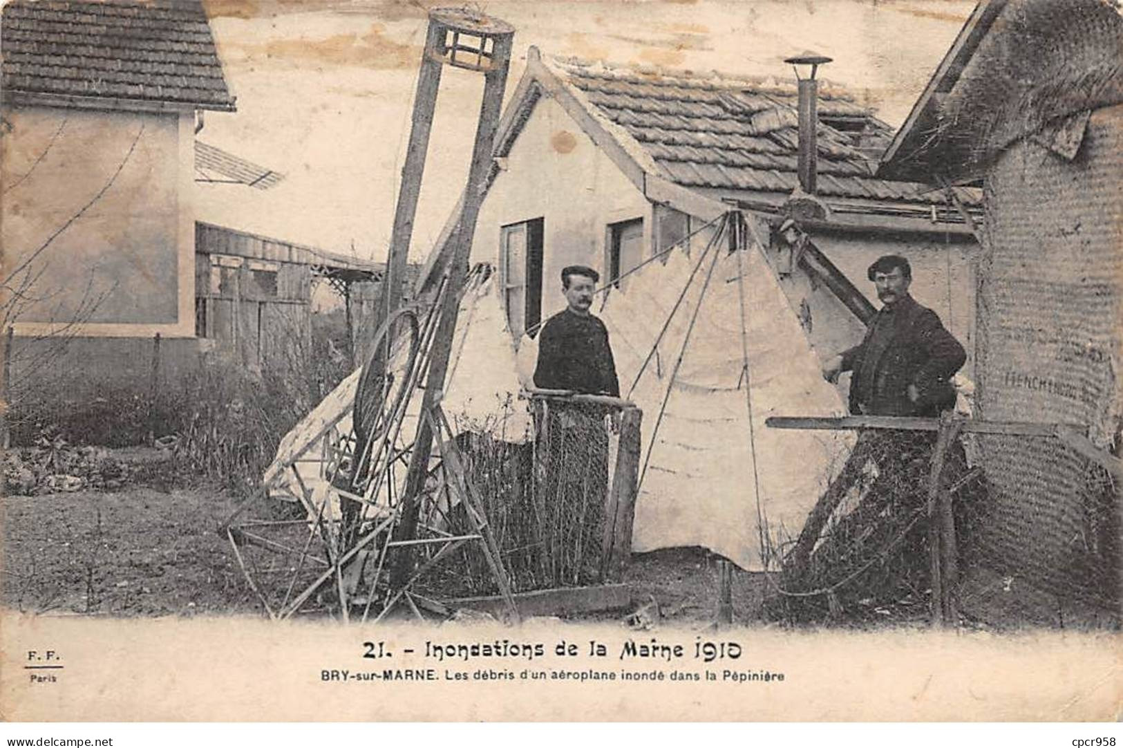 94.AM17833.Bry Sur Marne.N°21.Innondations De La Marne 1910.Débrit D'un Aéroplane Inondé Dans La Pépinière.Etat - Bry Sur Marne