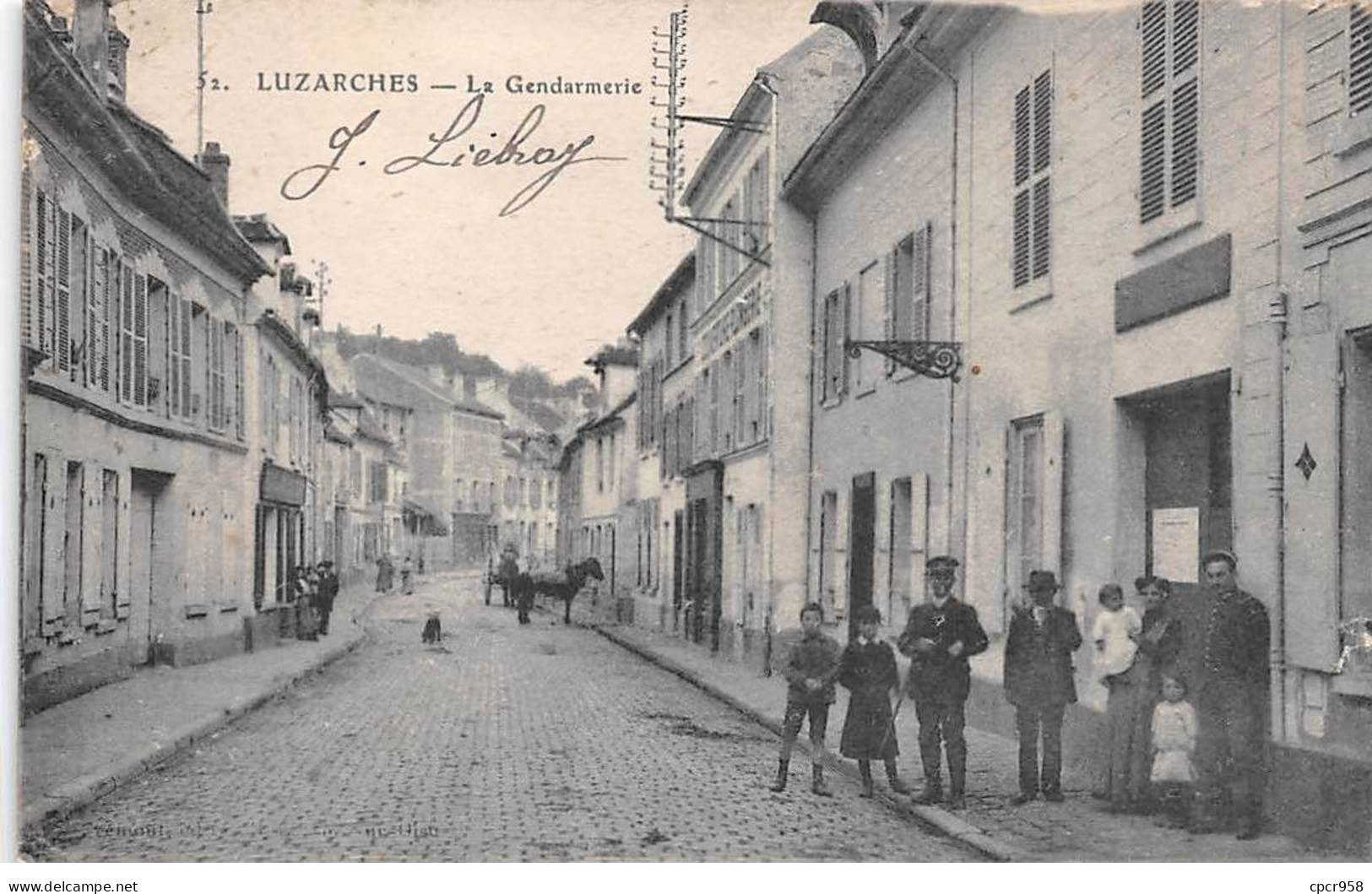 95.AM17940.Luzarches.N°52.La Gendarmerie - Luzarches