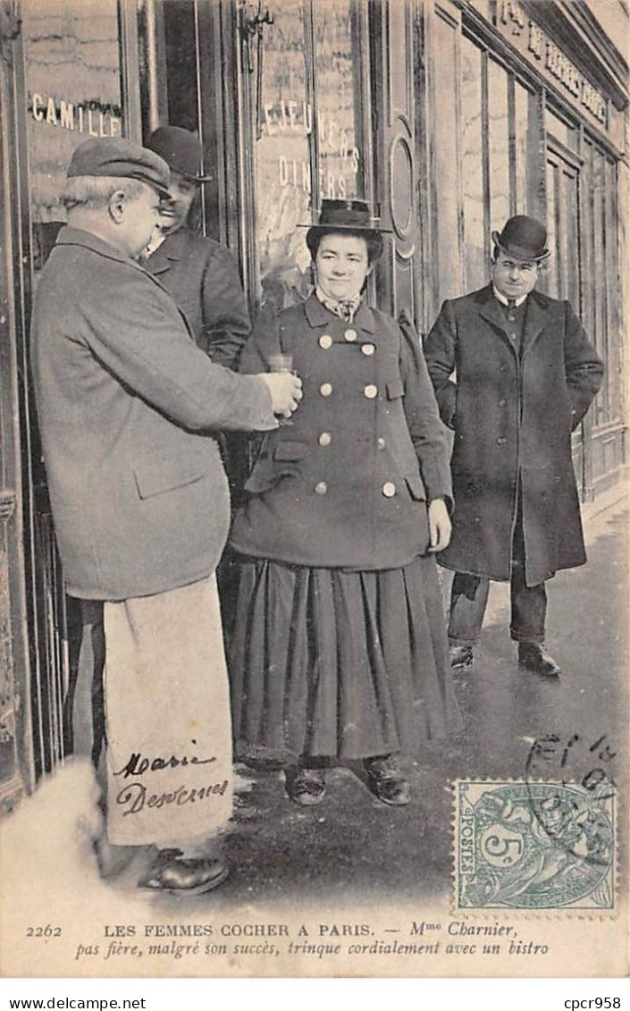 75 - N°79784 - PARIS - Les Femmes Cocher - Mme Charnier, Pas Fière, Malgré Son Succès ... Un Bistro - Petit Métier - Petits Métiers à Paris