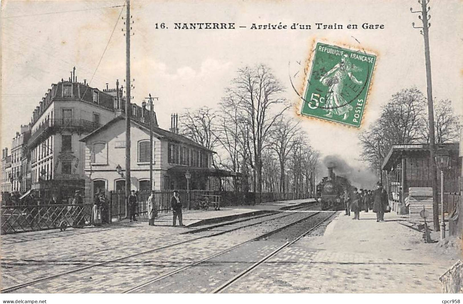 92.AM17691.Nanterre.N°16.Arrivée D'un Train En Gare - Nanterre