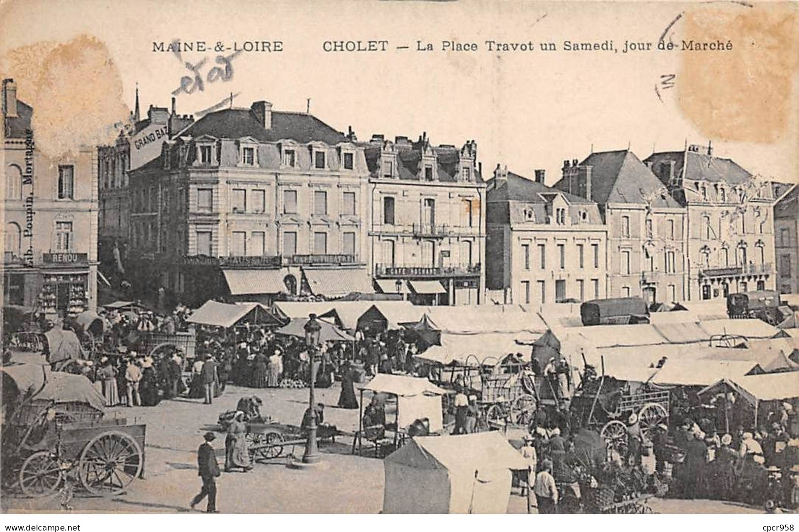 49.AM17194.Cholet.Place Travot Un Samedi, Jour De Marché - Cholet