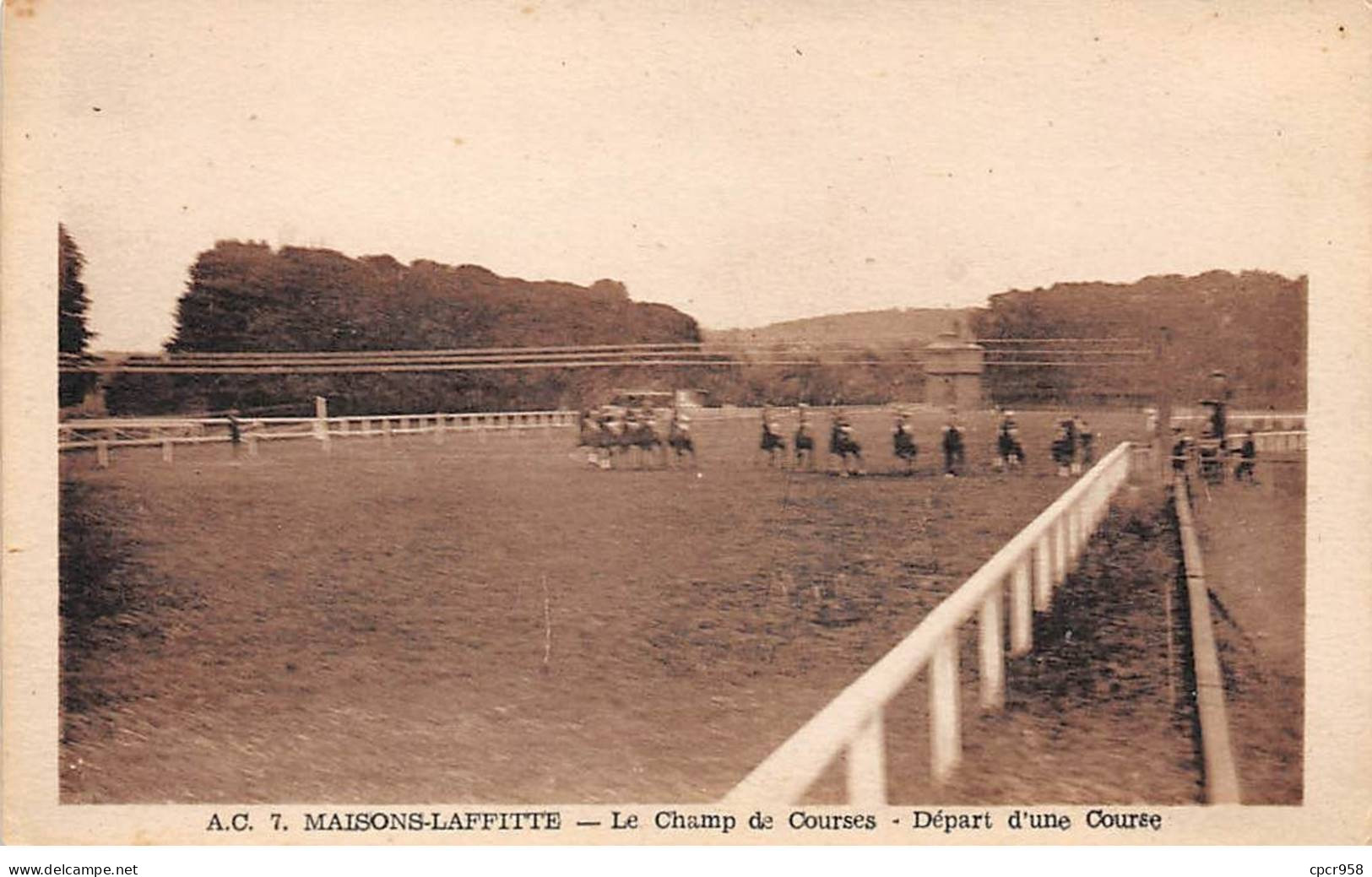 78 - MAISONS LAFFITTE - SAN24854 - Le Champ De Courses - Départ D'une Course - Maisons-Laffitte