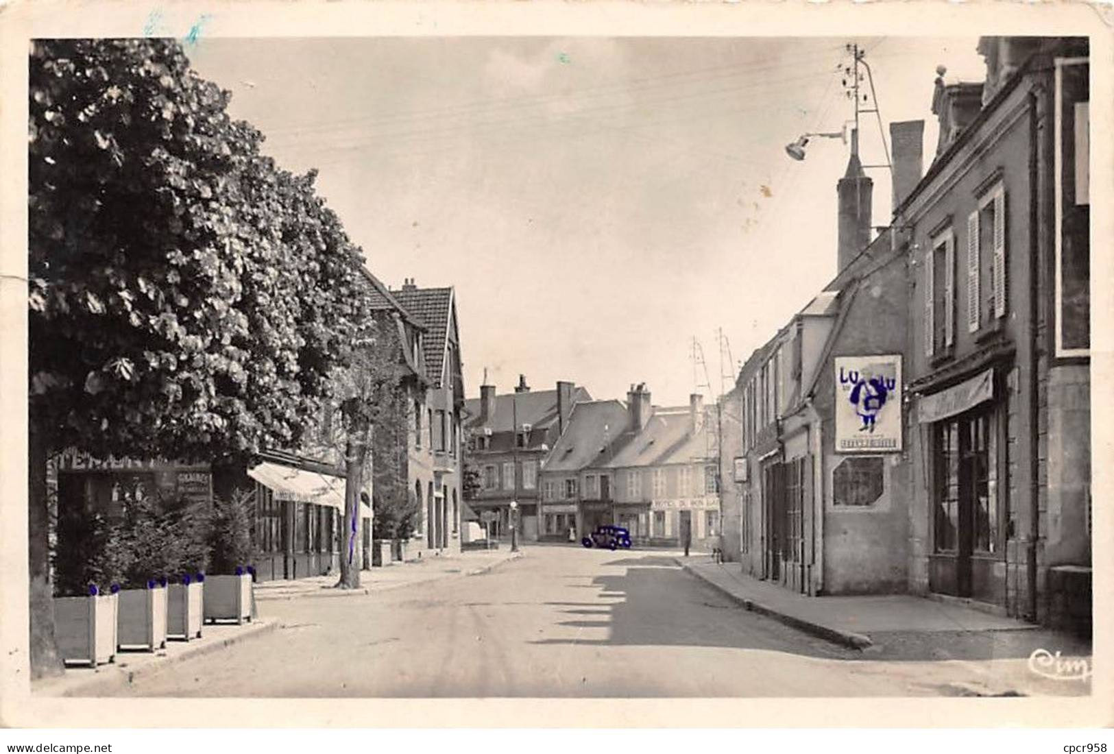 58 - MOULINS ENGILBERT - SAN28859 - Rue Des Fossés - Déchirure - CPSM 14X9 Cm - Moulin Engilbert