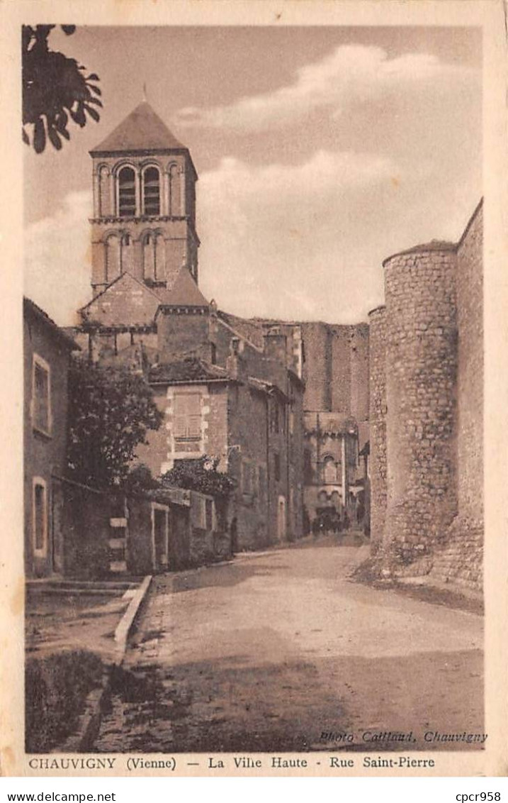 86 - CHAUVIGNY - SAN28541 - La Ville Haute - Rue Saint Pierre - Chauvigny