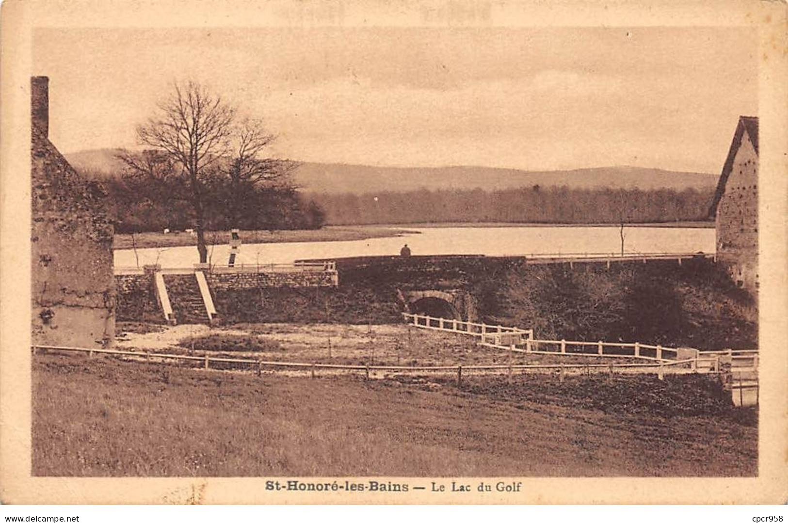 58 - ST HONORE LES BAINS - SAN28050 - Le Lac Du Golf - Saint-Honoré-les-Bains