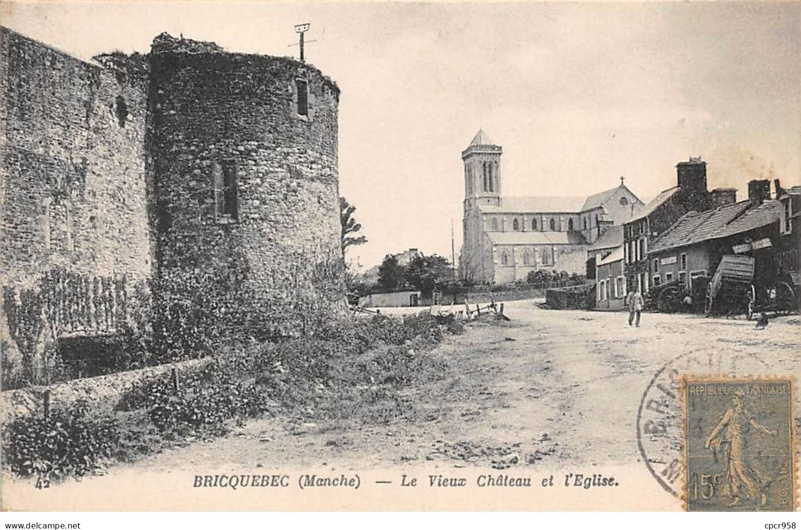 50 - BRICQUEBEC - SAN27955 - Le Vieux Château Et L'Eglise - Bricquebec