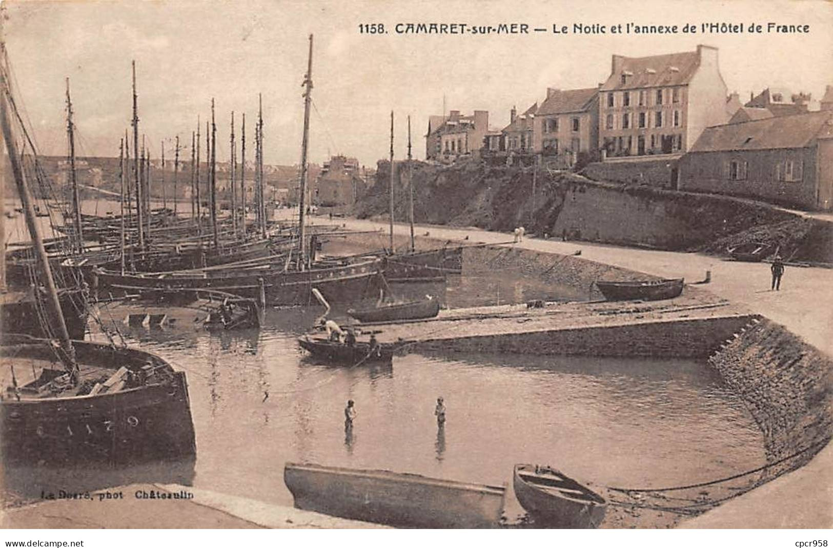 29 - CAMARET SUR MER - SAN27818 - Le Notic Et L'annexe De L'Hôtel De France - Camaret-sur-Mer