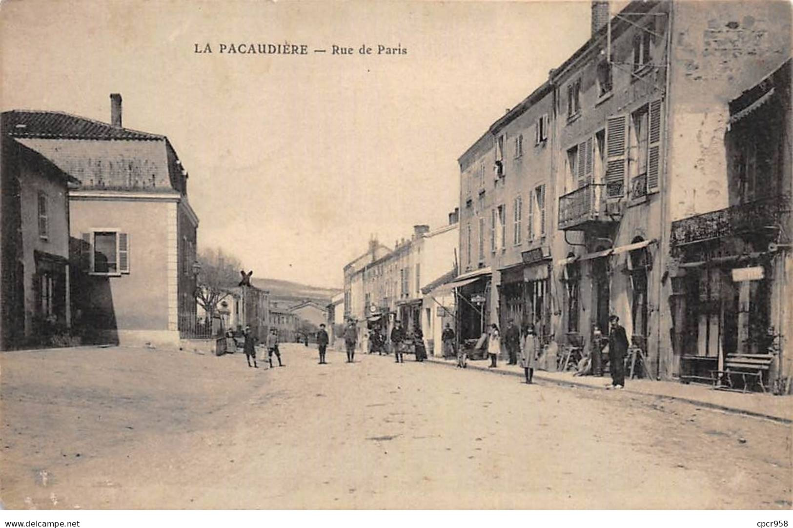 42 - LA PACAUDIERE - SAN32014 - Rue De Paris - La Pacaudiere