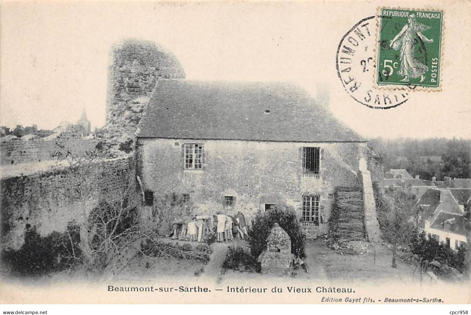 72 - BEAUMONT SUR SARTHE - SAN30988 - Intérieur Du Vieux Château - Beaumont Sur Sarthe