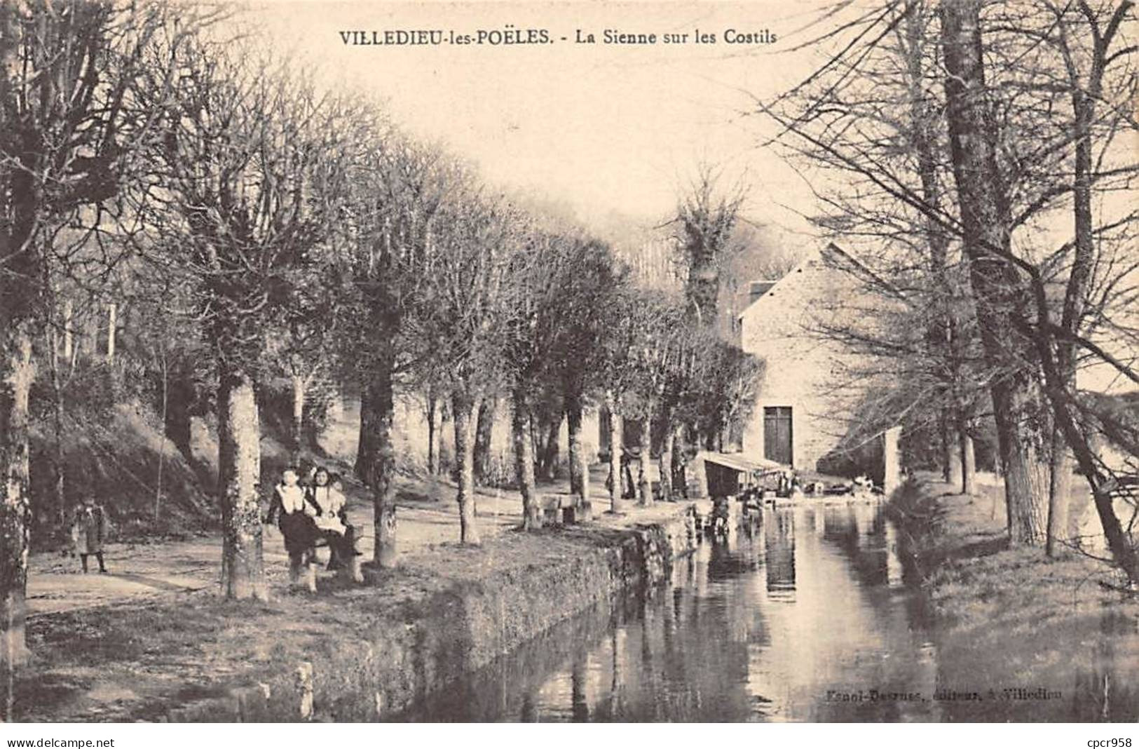 50 - VILLEDIEU LES POELES - SAN32100 - La Sienne Sur Les Costils - Lavoir - Villedieu
